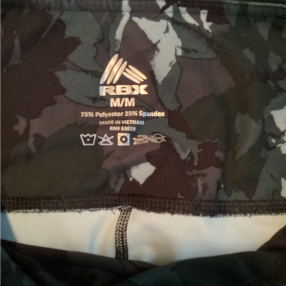 RBX workout/ yoga Leggings, floral print, capri length, size Medium - Picture 3 of 8